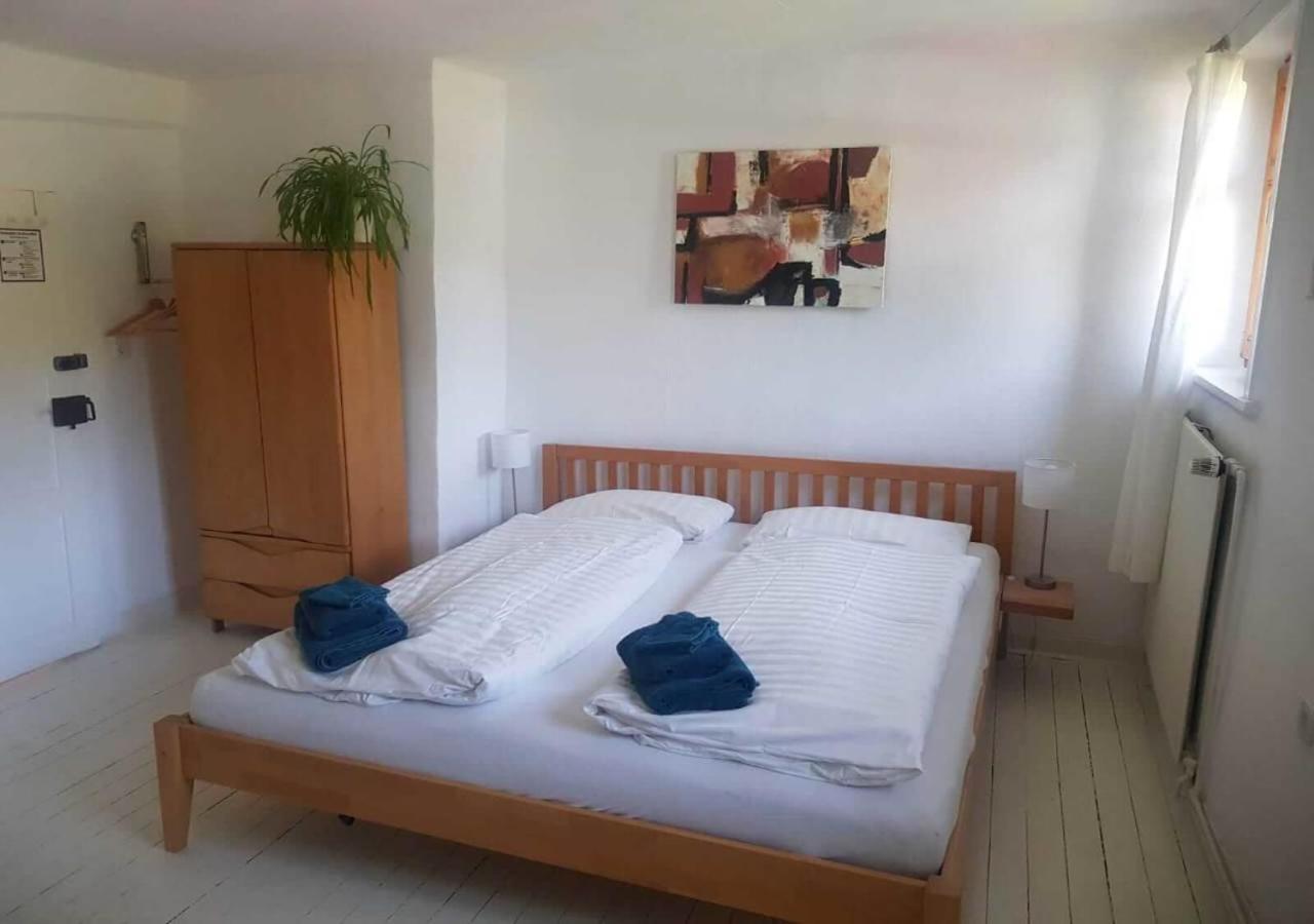 Aeltestes Haus In Quentel - Ferienwohnung 1 Mit Kleinem Garten Hessisch Lichtenau Exterior foto