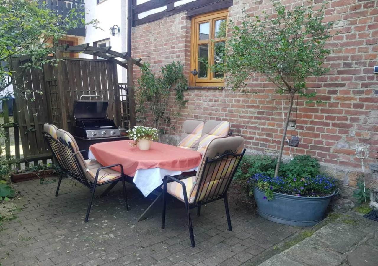 Aeltestes Haus In Quentel - Ferienwohnung 1 Mit Kleinem Garten Hessisch Lichtenau Exterior foto